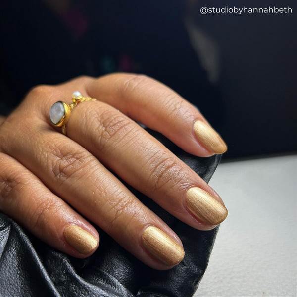 SMALTO CND™ VINYLUX™ IT'S GETTING GOLDER